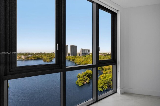 Building Photo - 17111 Biscayne Blvd
