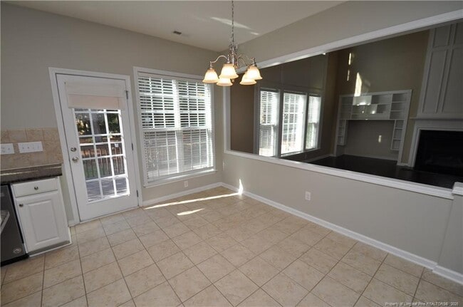 Building Photo - 300 Sutton Glen Dr