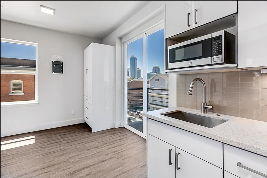 Interior Photo - 1722 Summit - ANEW