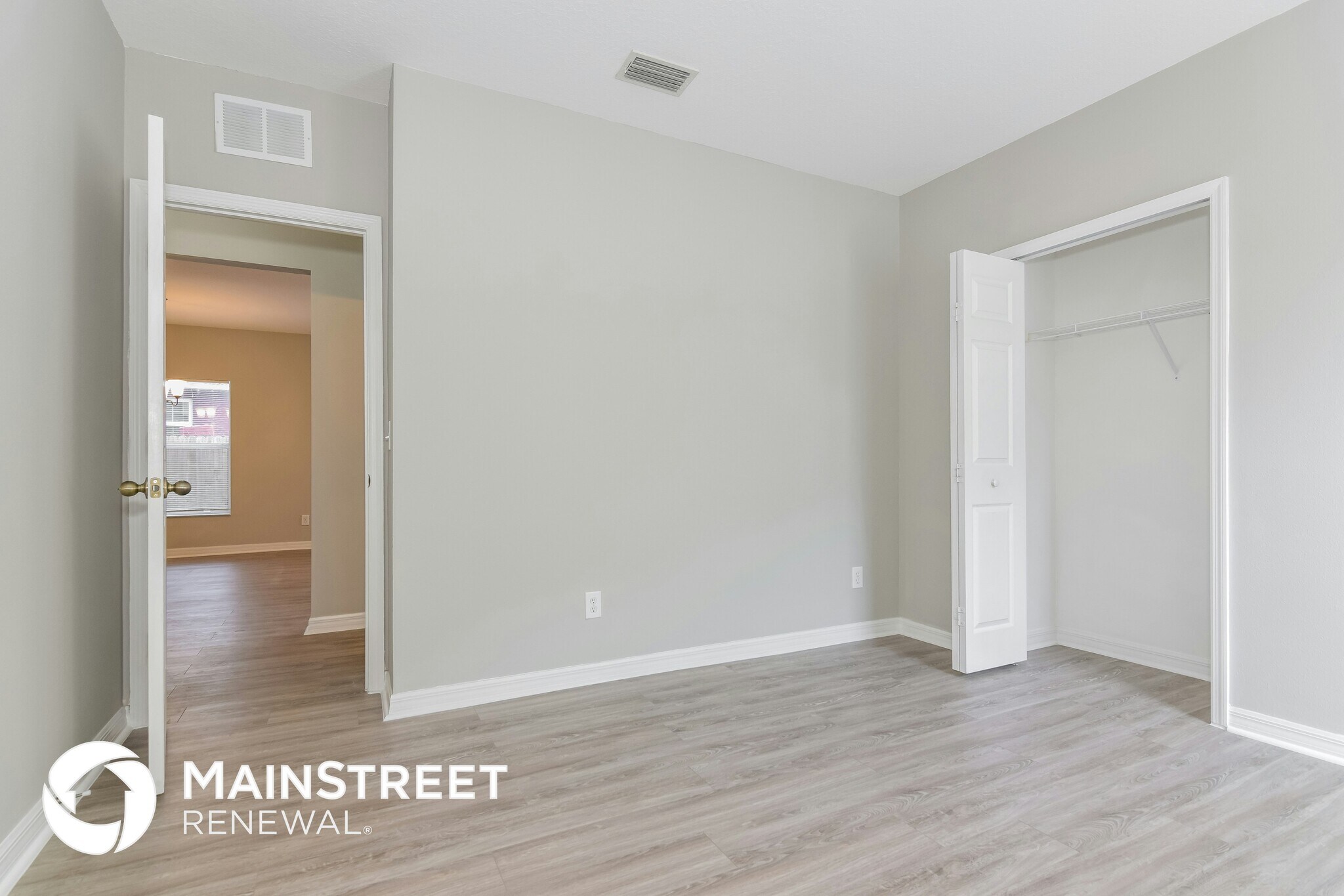 Building Photo - 1711 31st Ave E