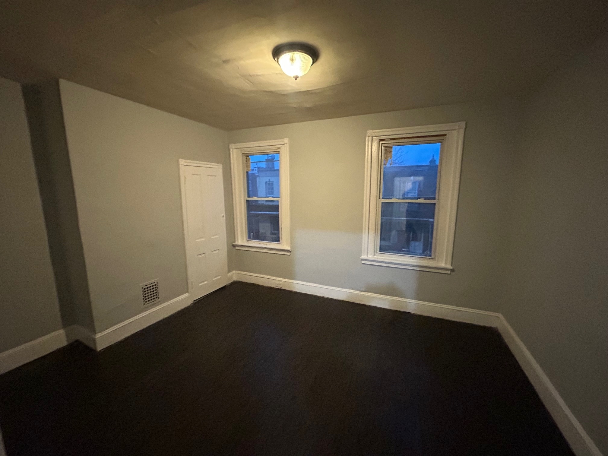 Building Photo - 4545 N Hicks St