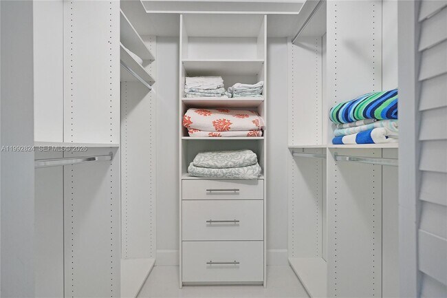 Building Photo - 6767 Collins Ave