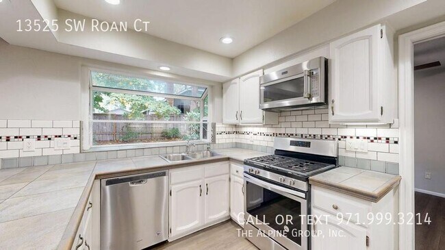 Building Photo - 13525 SW Roan Ct