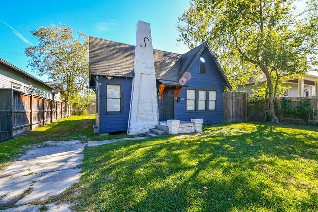 Building Photo - 208 Vincent St