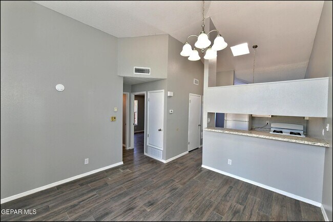 Building Photo - 6023 Bridalveil Dr