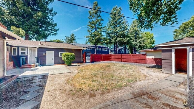 Primary Photo - 791 Dutton Ave