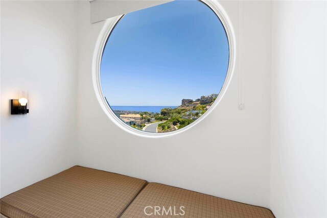 Building Photo - 12 San Remo