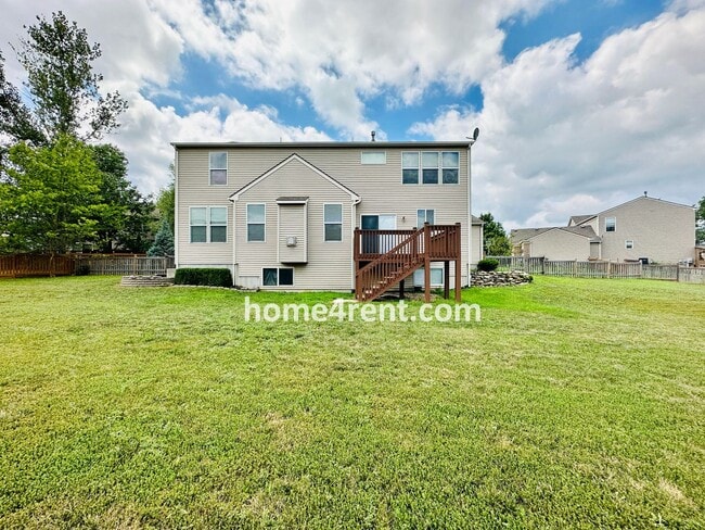 Building Photo - 8719 Dunraven St