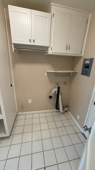 Laundry area - 2540 W Ramona Rd