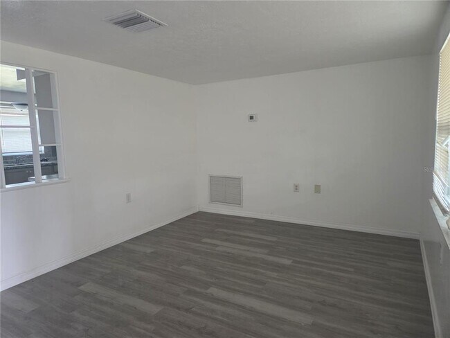 Building Photo - 1731 Dander Dr