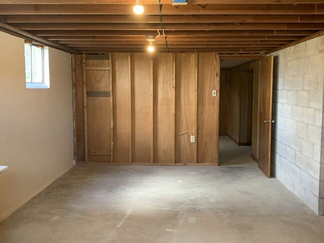 Building Photo - Charming 3-Bedroom, 1-Bath Single-Family Home