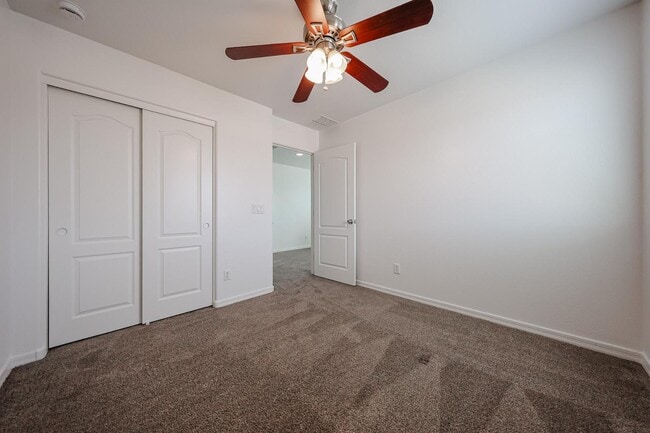 Building Photo - 41298 W Park Hill Dr