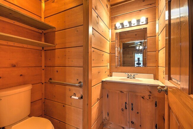 Building Photo - 13625 Horton Hwy