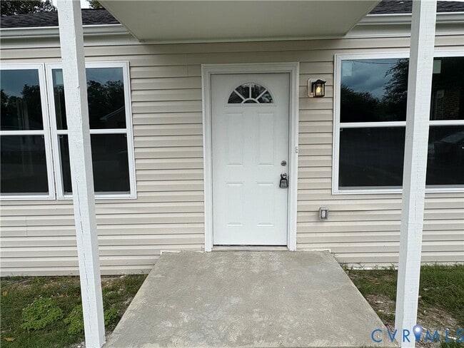 Building Photo - 321 St Mark St