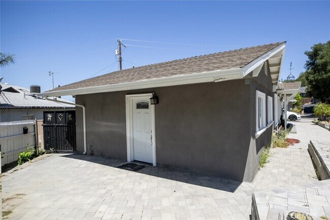 Building Photo - 6536 Tokay Rd