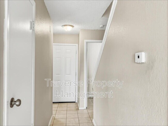 Building Photo - 1006 Bland Dr