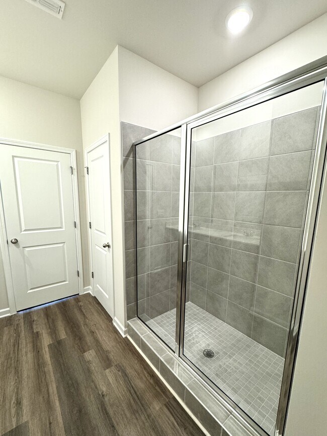 Building Photo - 2103 Baron Mnr Dr