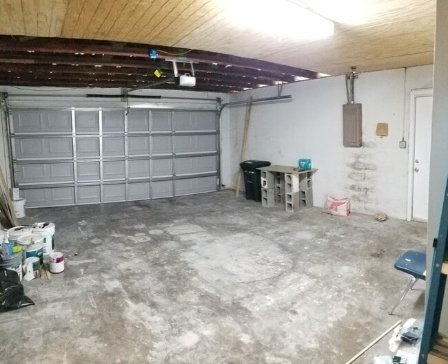 Building Photo - 3 Bedroom 2 Bath Home in Pinellas Park