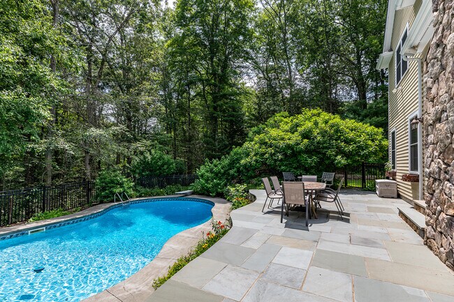 Building Photo - 15 Logging Trail Ln