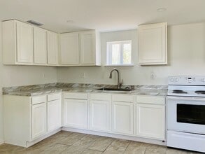 Building Photo - 7527 Douglas St