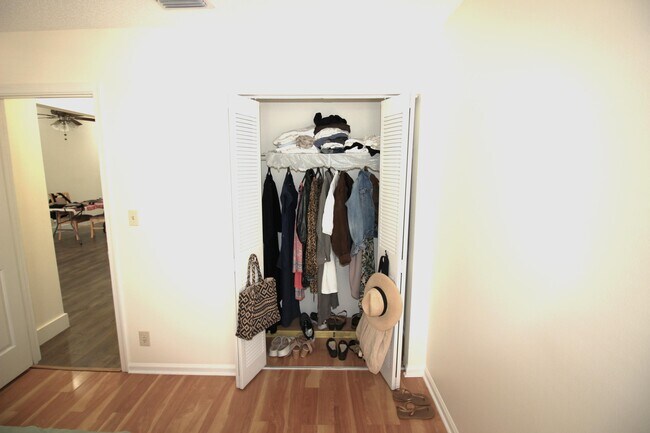 Building Photo - 2900 Olivewood Terrace