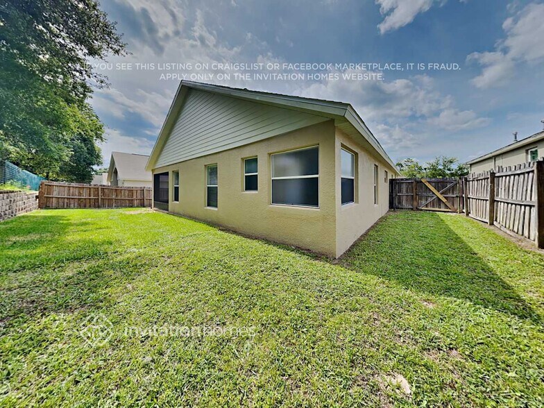 Building Photo - 3155 Lindera Dr
