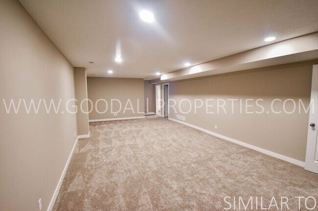 Building Photo - Must see this 4 Bedroom Walkout Ranch Style in Desoto