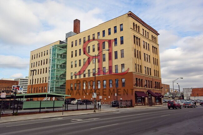 Building Photo - 150 E Main St