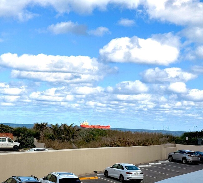 Building Photo - 5480 N Ocean Dr