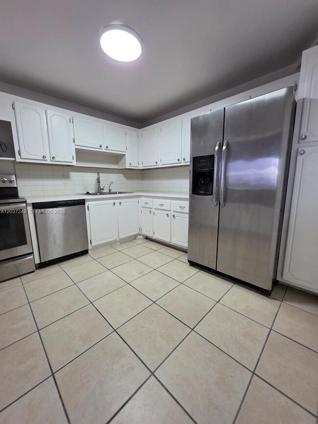 Building Photo - 13499 Biscayne Blvd