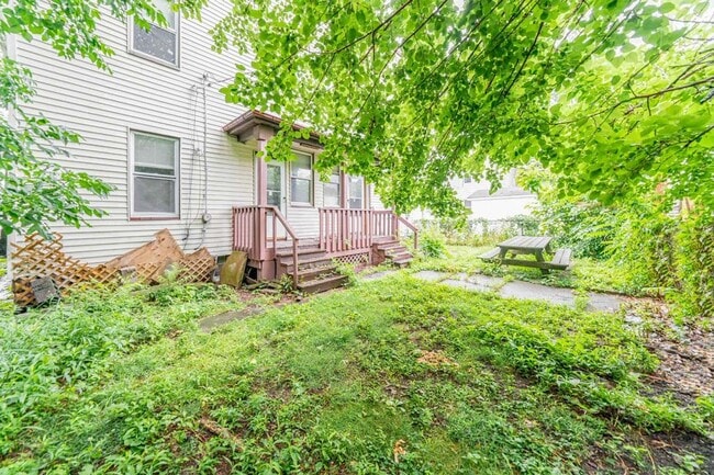 Building Photo - 2020 W 99th St