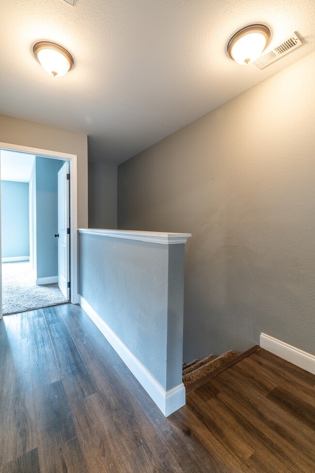 Building Photo - 924 Warrior Hill Dr