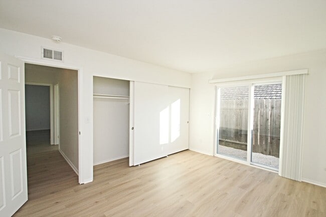 Building Photo - 6356 Swallow St