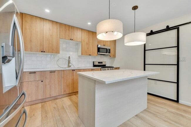 Building Photo - 316 Palisade Ave