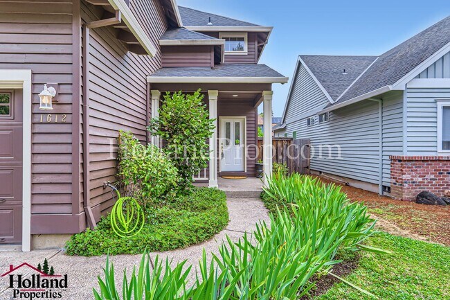Building Photo - 1612 NE Parkside Dr