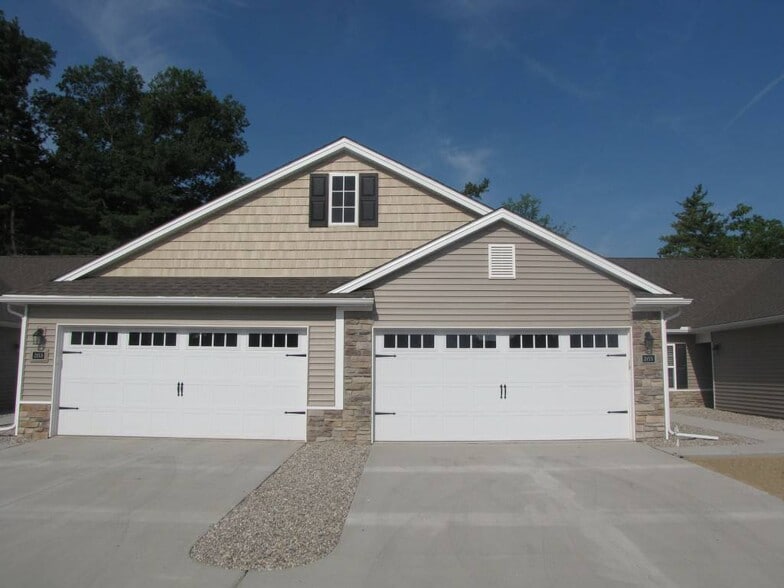 Building Photo - Gardengate Villas