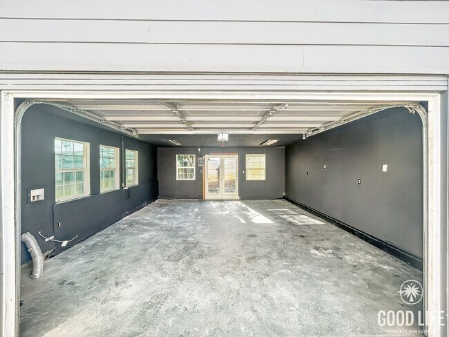 Building Photo - Great 2B/1BA House in Linda Vista!