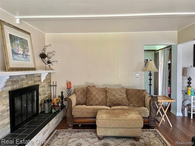 Building Photo - 5255 Folkstone Dr