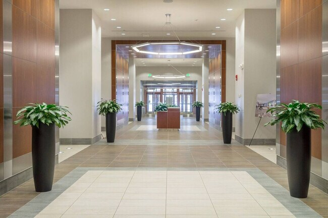 Building Photo - 256 E Main St