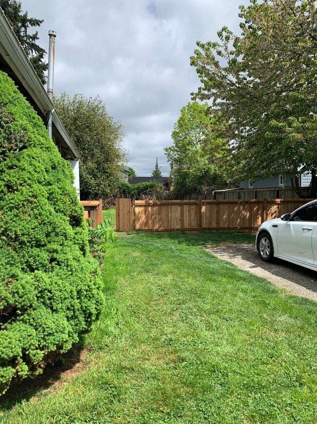 Building Photo - Snohomish Charmer!