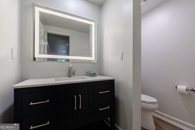 Building Photo - 459 Atlanta Country Club Dr