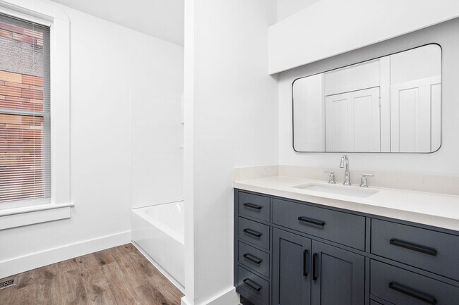 Building Photo - 1448 N Illinois St