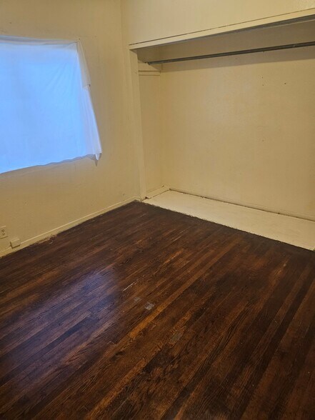 Building Photo - 9726 Zamora Ave