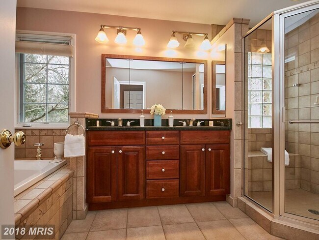 Building Photo - 1006 Kimberwicke Rd