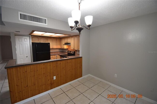 Building Photo - 625 Fairwood Forest Dr