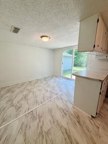 Building Photo - 3610 Davis St