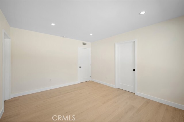 Building Photo - 1009 W Angeleno Ave