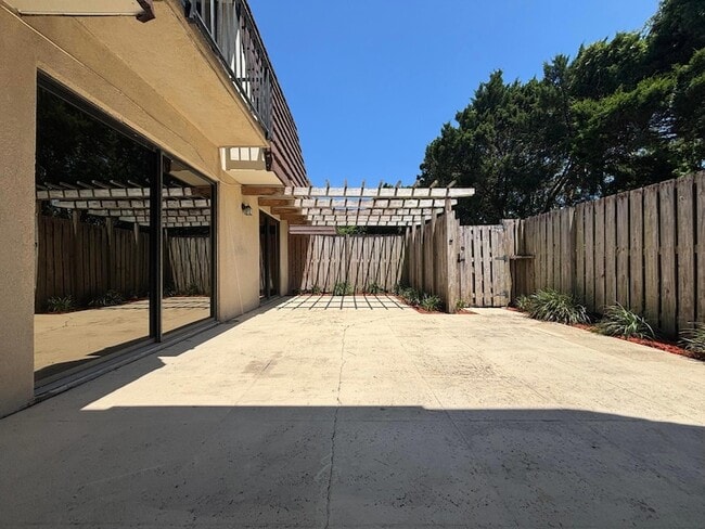 Building Photo - 2110 21st Ln