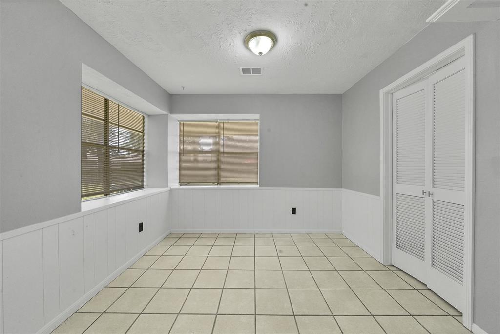 Laundry room area - 5703 Green Timbers Dr