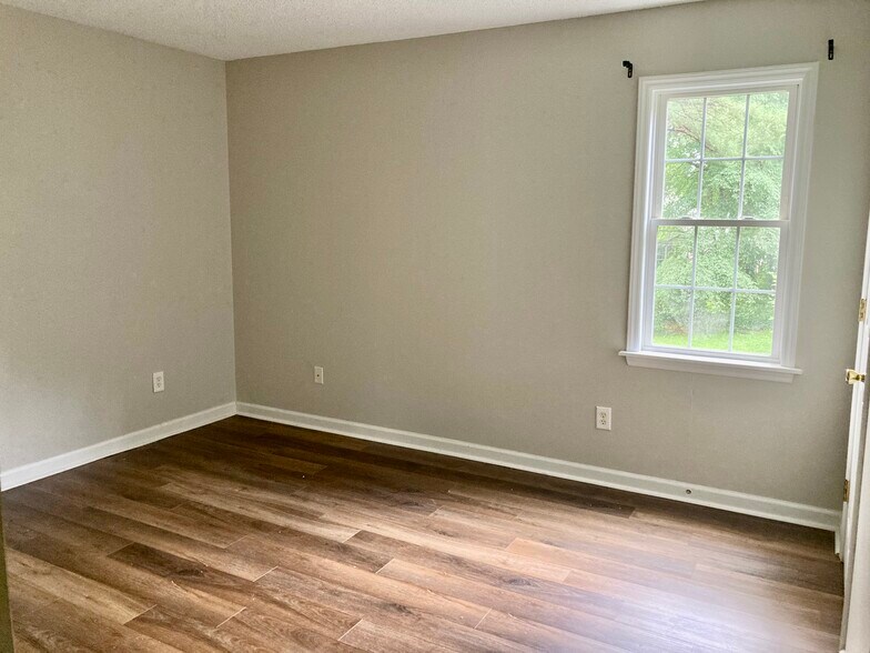 Building Photo - 1237 Beringer Forest Ct
